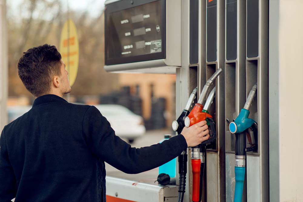 Nem lesz egyhamar olcsóbb az üzemanyag – nekünk kell megtanulnunk spórolni